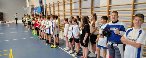 Powiatowy Turniej Unihokeja w Mikołajkach Pomorskich 3.11.2025 