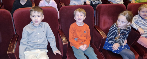 Wyjazd klas I-III do teatru 21.11.2025